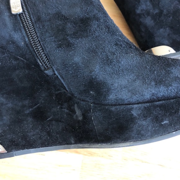 Vince Camuto ‘Klance’ Faux Suede Wedge Booties. - Picture 9 of 11